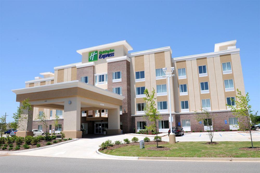 Holiday Inn Express Covington-Madisonville, An Ihg Hotel Exterior photo